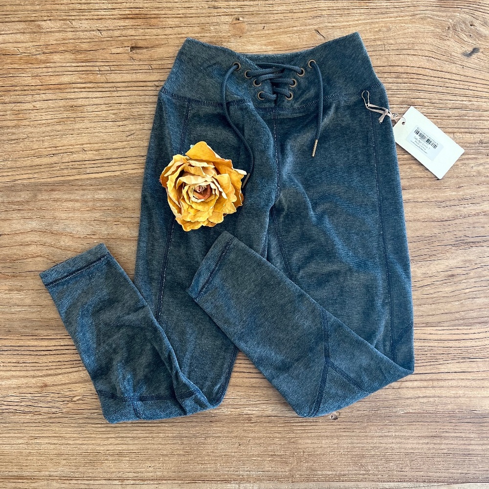 NEW Joyfolie Casey Jogger in Charcoal Size 7
